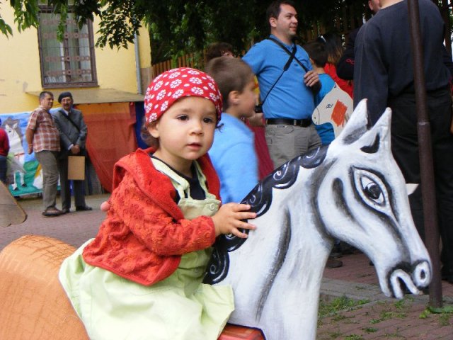 Hintalovaglás és kardvívás